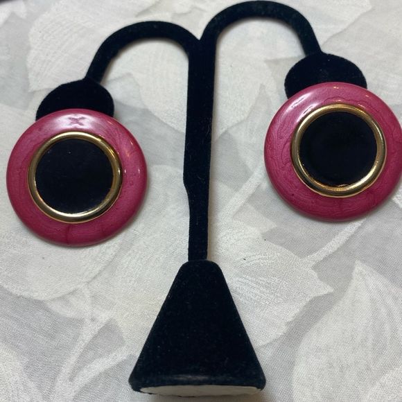 Vintage Pink And Black Enamel Earrings - Picture 6 of 12